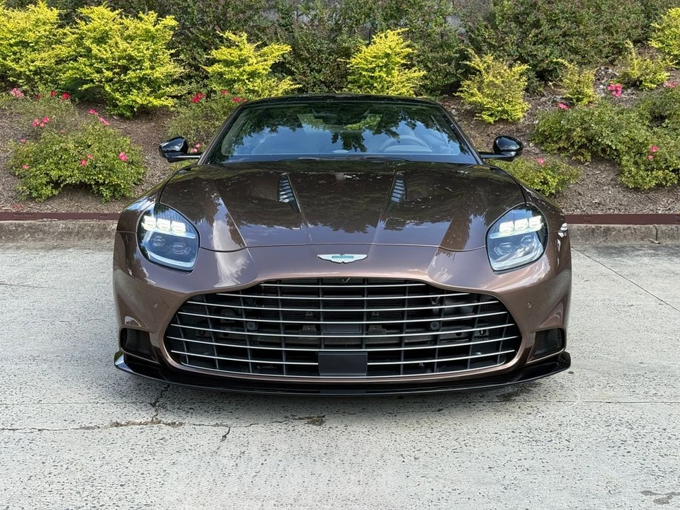 2025 Aston Martin Vanquish 3rd Gen - Image 18 of 21