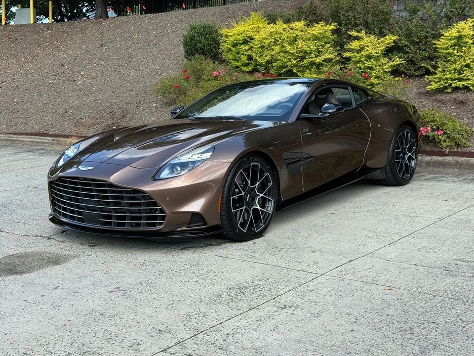 2025 Aston Martin Vanquish 3rd Gen - Image 2 of 21