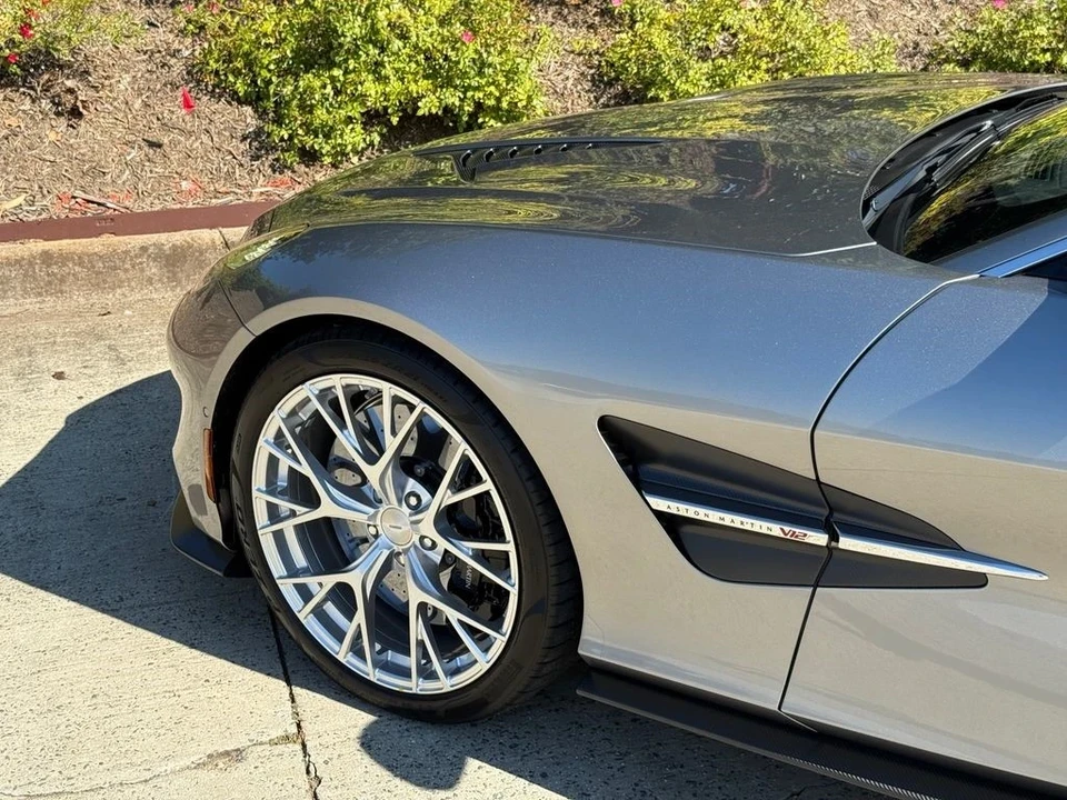 2025 Aston Martin Vanquish 3rd Gen - Image 13 of 21