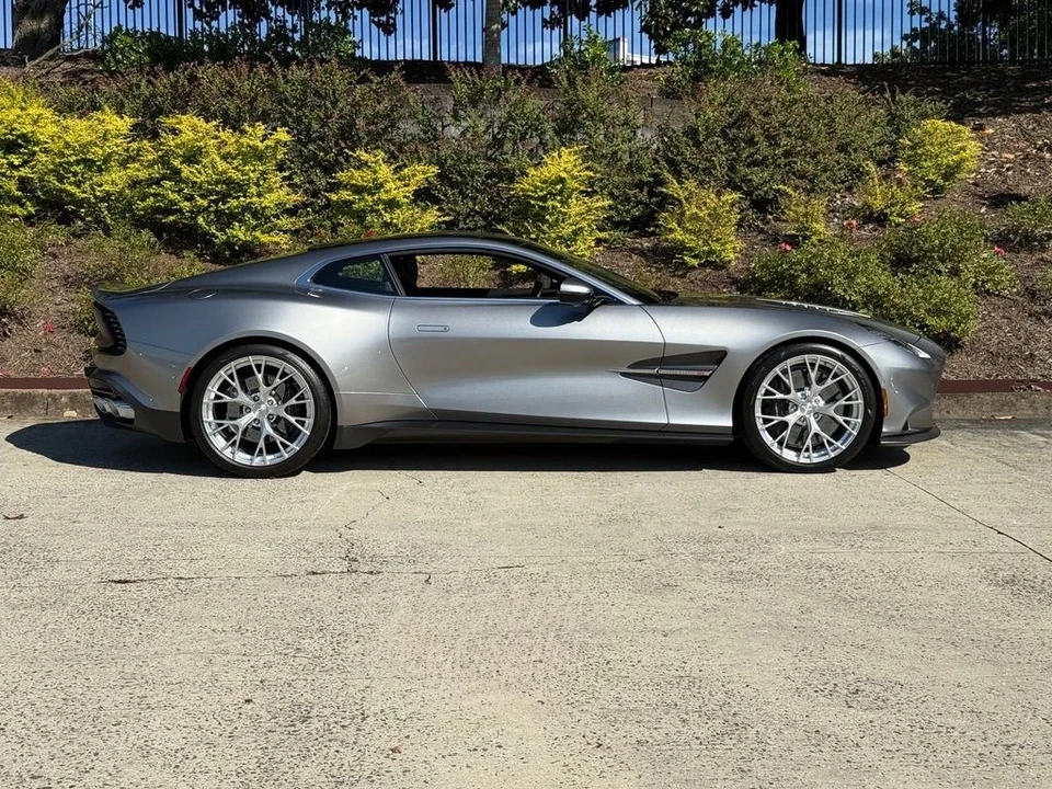 2025 Aston Martin Vanquish 3rd Gen - Image 17 of 21