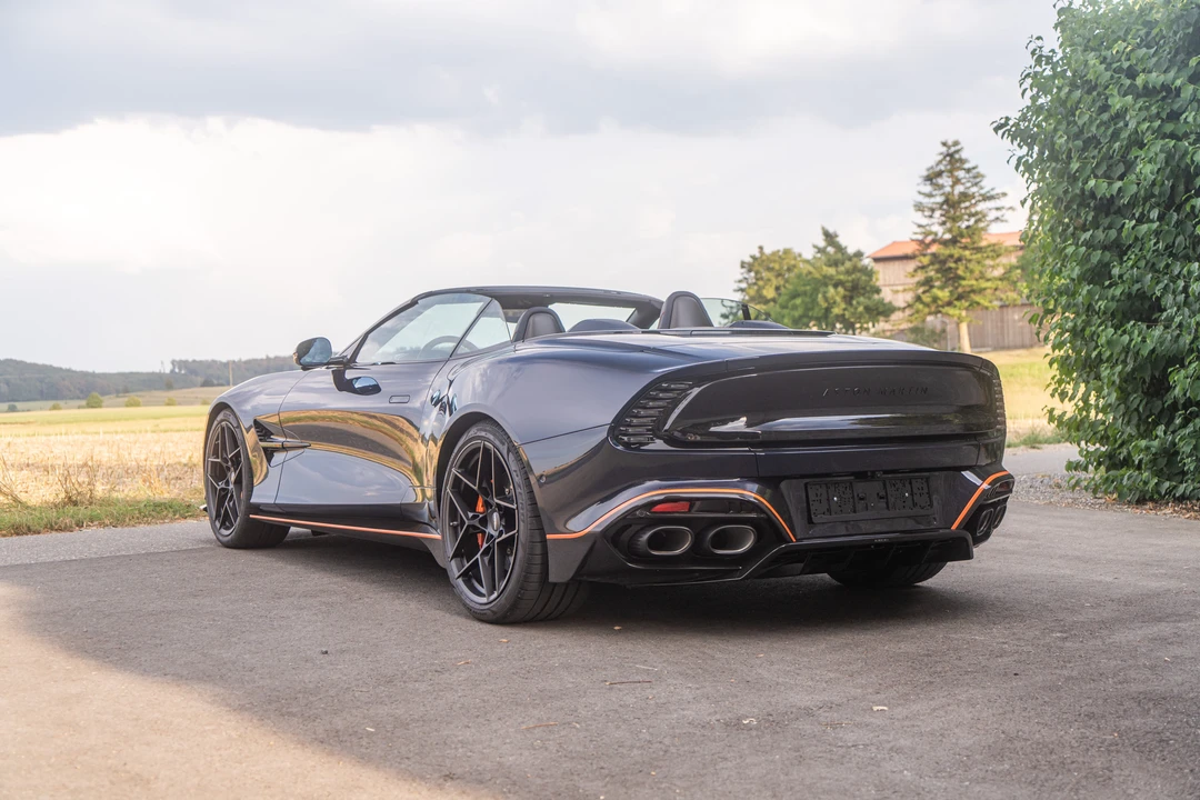 2025 Aston Martin Vanquish 3rd Gen - Image 7 of 31