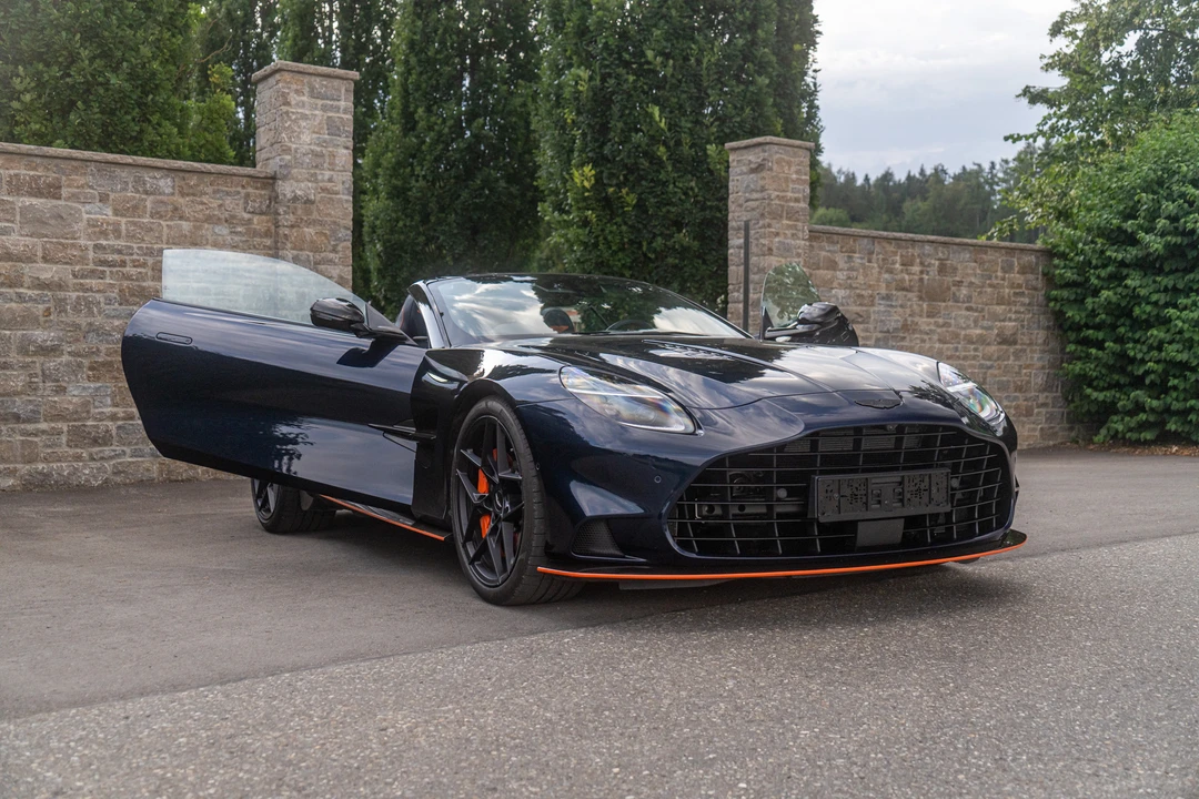2025 Aston Martin Vanquish 3rd Gen - Image 13 of 31