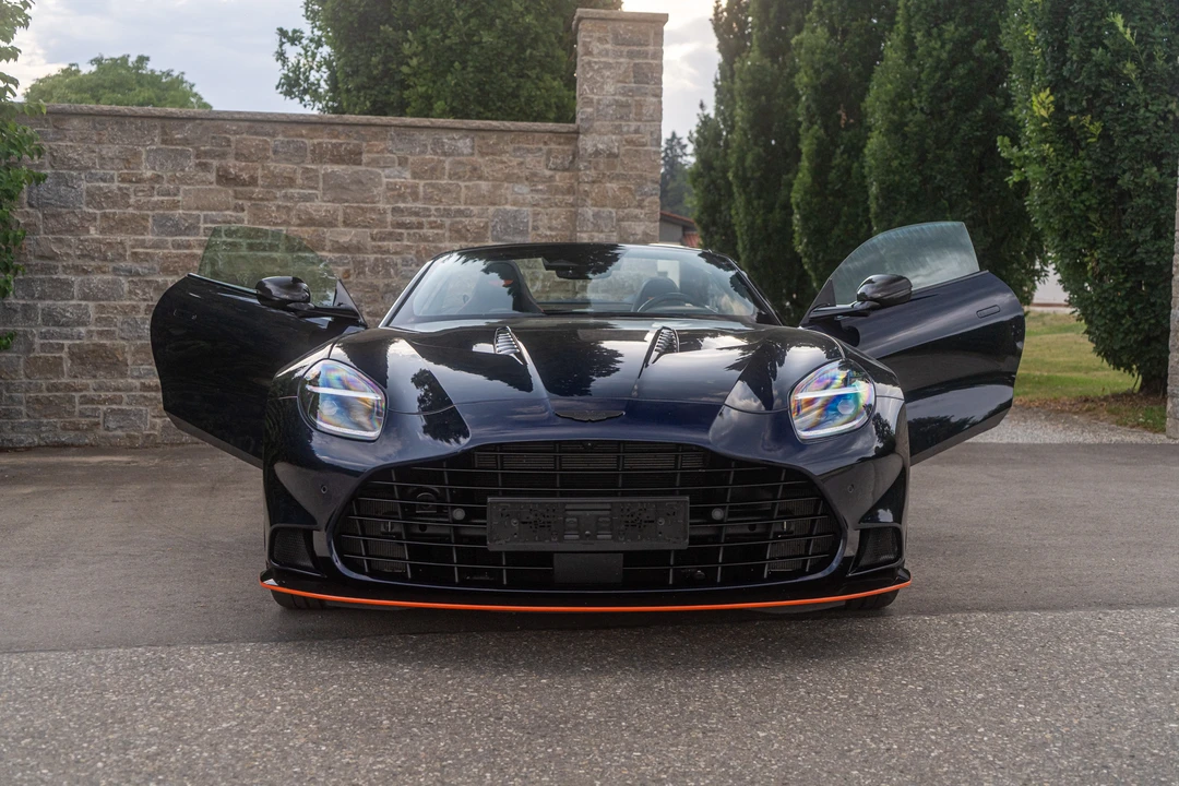 2025 Aston Martin Vanquish 3rd Gen - Image 14 of 31