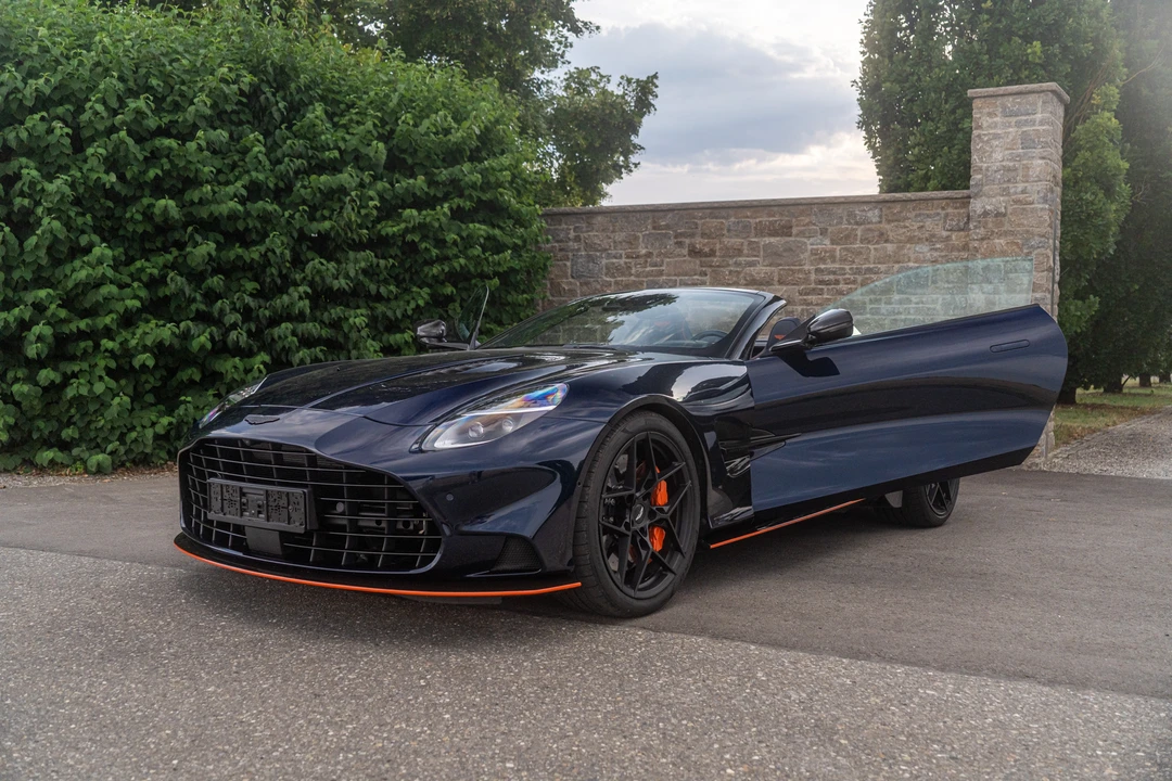 2025 Aston Martin Vanquish 3rd Gen - Image 15 of 31