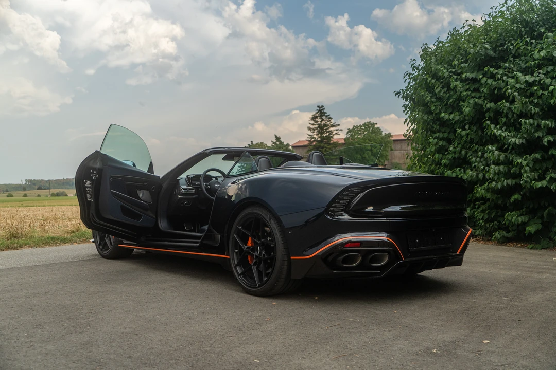 2025 Aston Martin Vanquish 3rd Gen - Image 17 of 31
