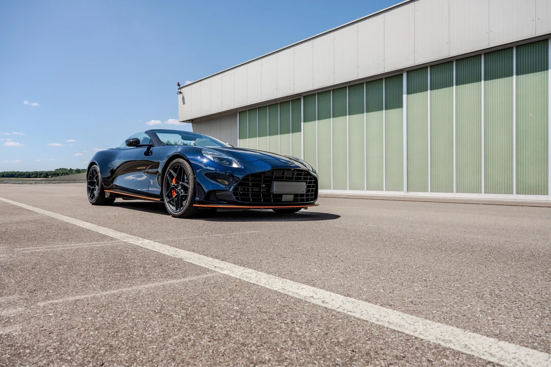 2025 Aston Martin Vanquish 3rd Gen - Image 25 of 31