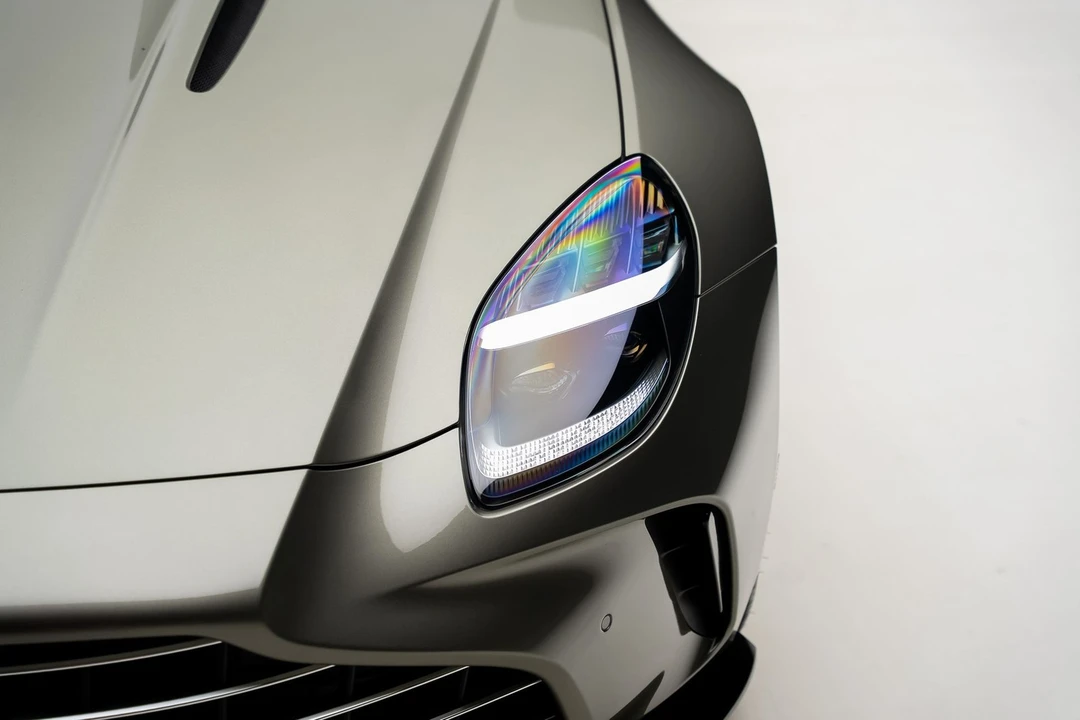 2025 Aston Martin V8 Vantage (2019+) - Image 11 of 31