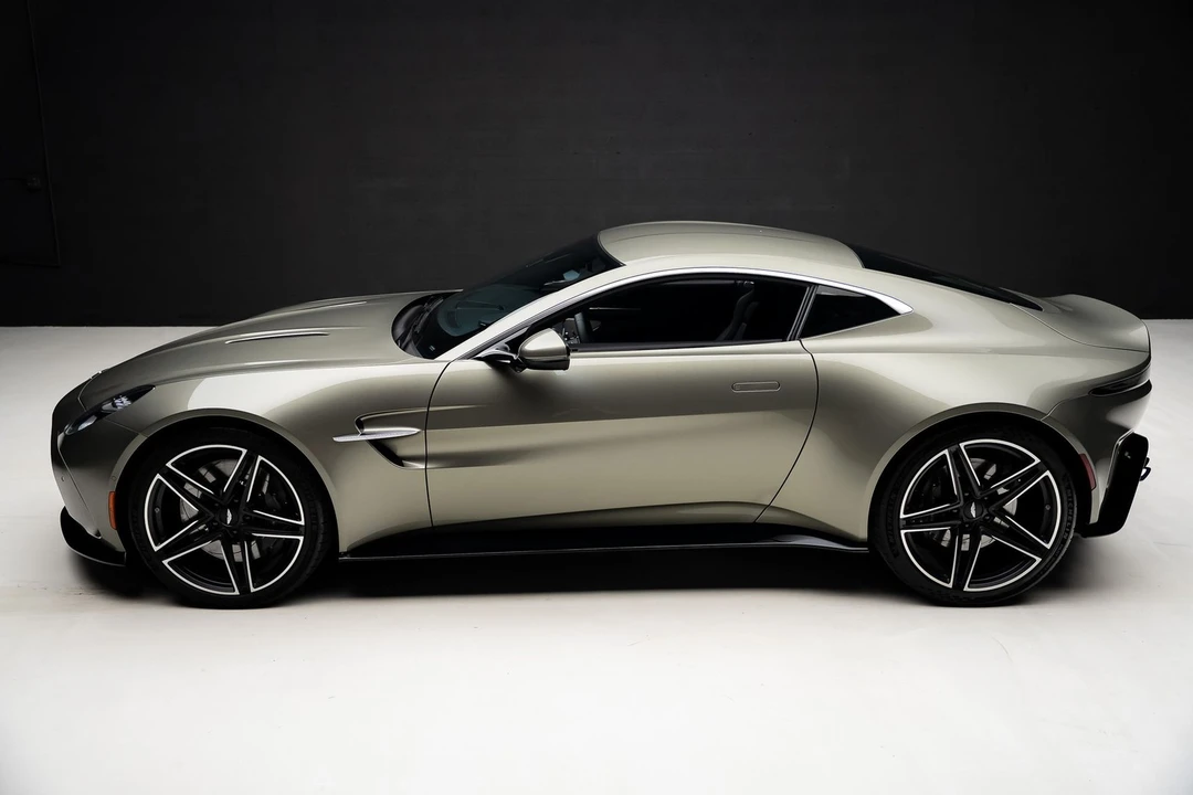 2025 Aston Martin V8 Vantage (2019+) - Image 16 of 31