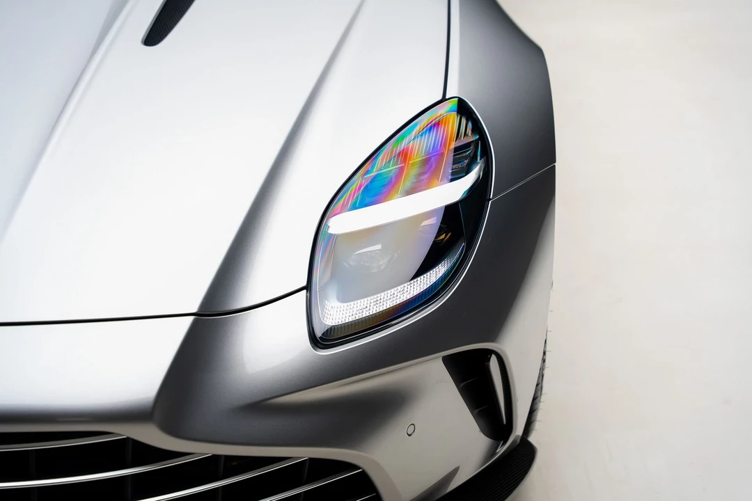 2025 Aston Martin Vantage - Image 11 of 31