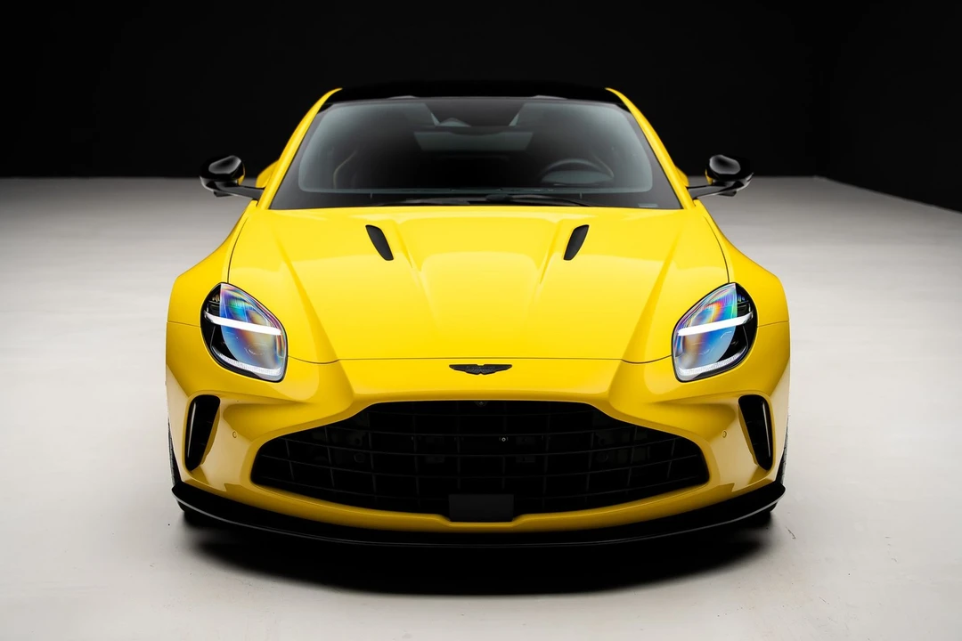 2025 Aston Martin V8 Vantage (2019+) - Image 6 of 31