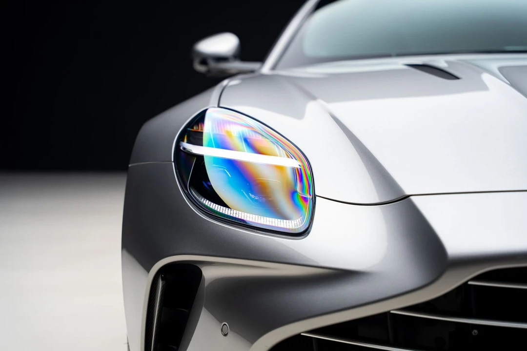 2025 Aston Martin Vantage - Image 9 of 31