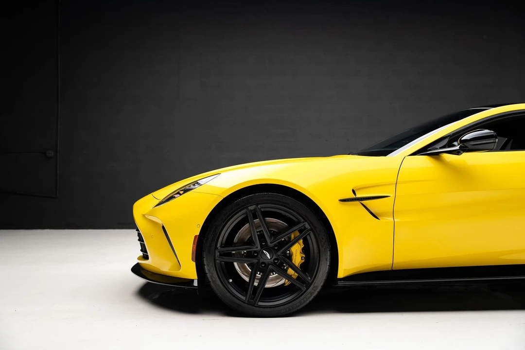 2025 Aston Martin V8 Vantage (2019+) - Image 18 of 31