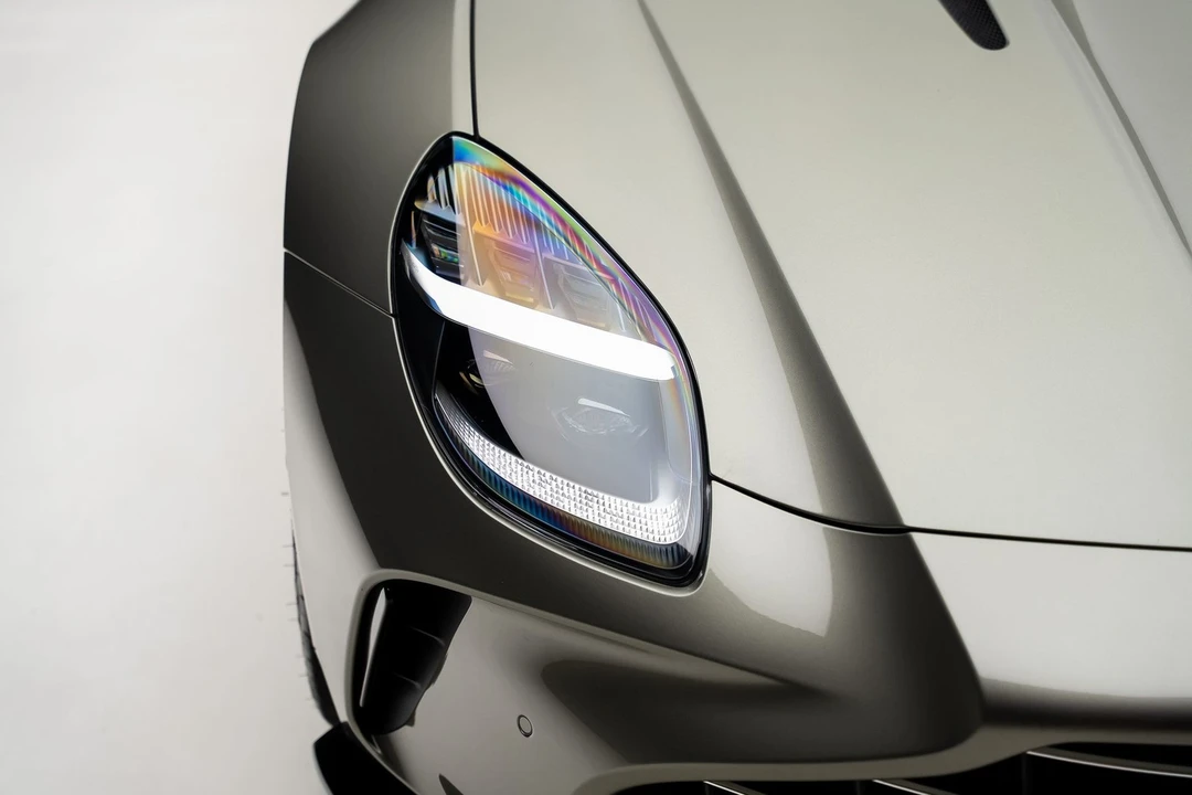 2025 Aston Martin V8 Vantage (2019+) - Image 12 of 31