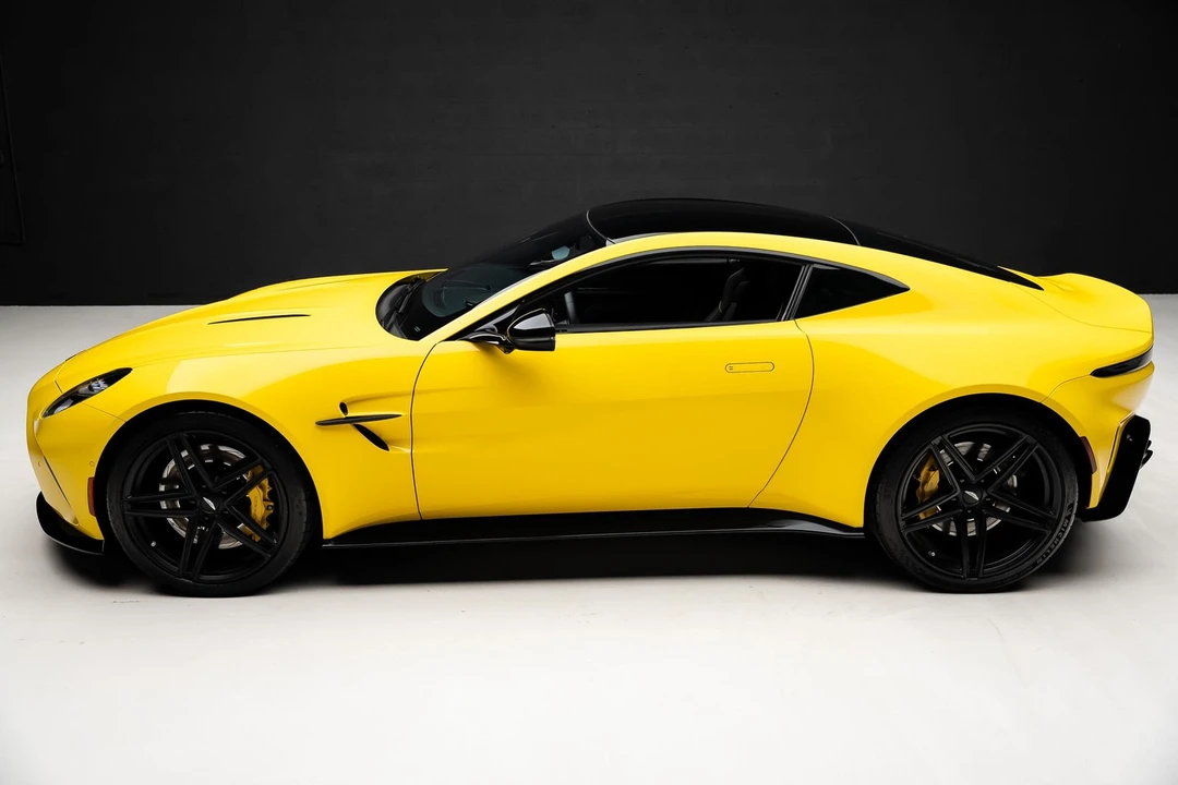 2025 Aston Martin V8 Vantage (2019+) - Image 16 of 31