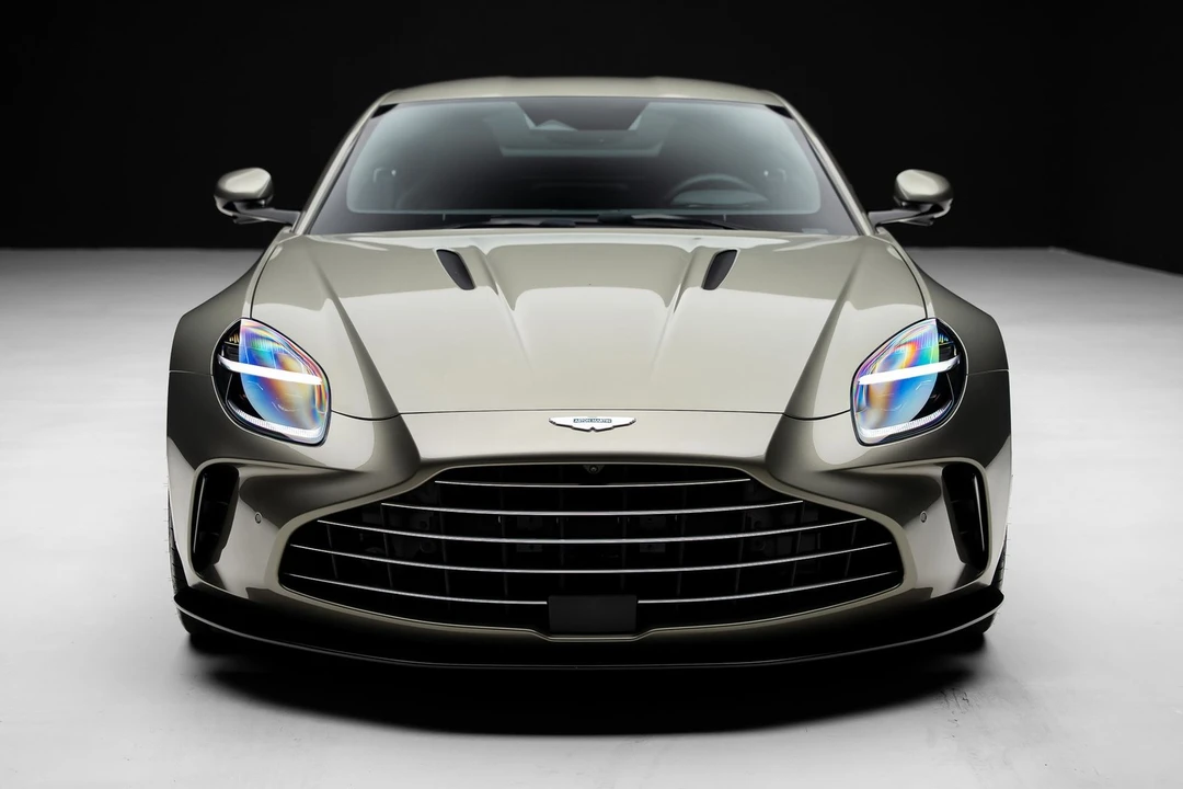 2025 Aston Martin V8 Vantage (2019+) - Image 7 of 31