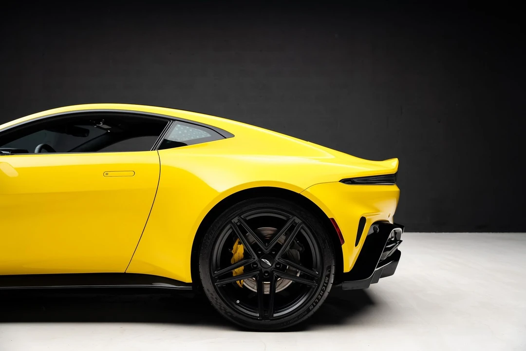 2025 Aston Martin V8 Vantage (2019+) - Image 20 of 31
