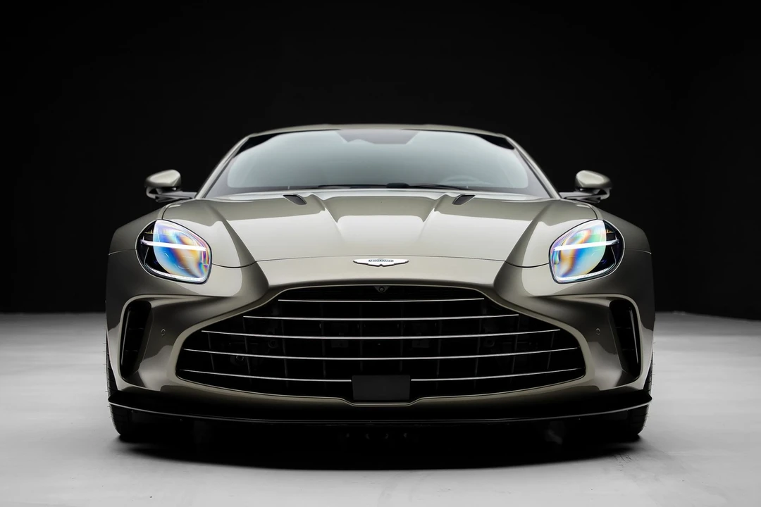 2025 Aston Martin V8 Vantage (2019+) - Image 8 of 31