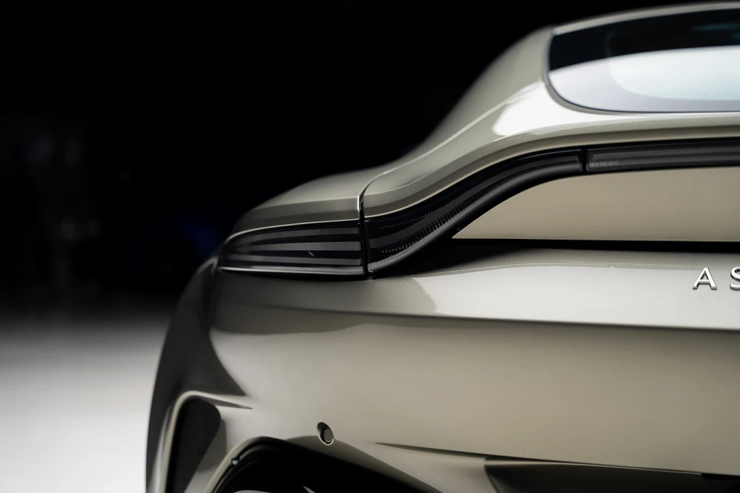 2025 Aston Martin V8 Vantage (2019+) - Image 28 of 31