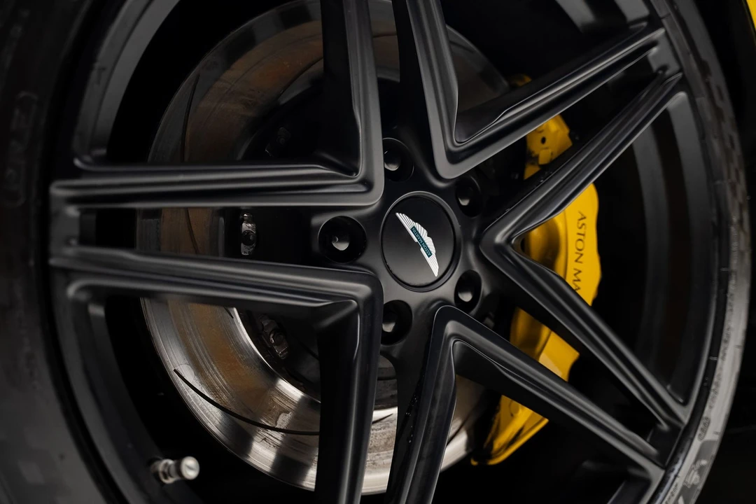 2025 Aston Martin V8 Vantage (2019+) - Image 22 of 31