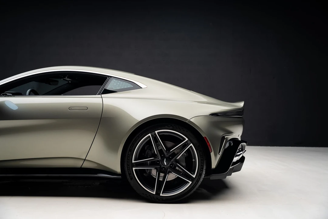 2025 Aston Martin V8 Vantage (2019+) - Image 20 of 31