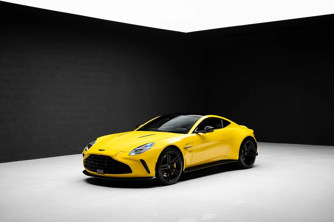 2025 Aston Martin V8 Vantage (2019+) - Image 4 of 31
