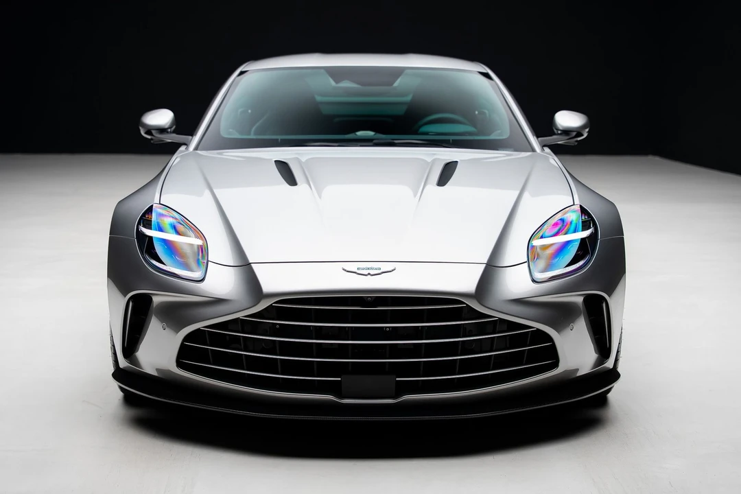 2025 Aston Martin Vantage - Image 7 of 31