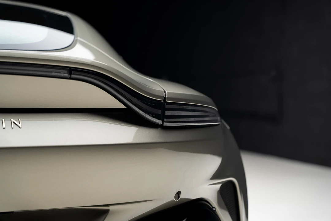 2025 Aston Martin V8 Vantage (2019+) - Image 29 of 31