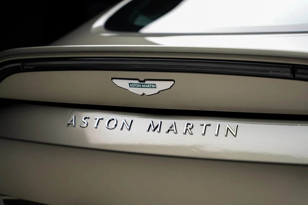 2025 Aston Martin V8 Vantage (2019+) - Image 30 of 31