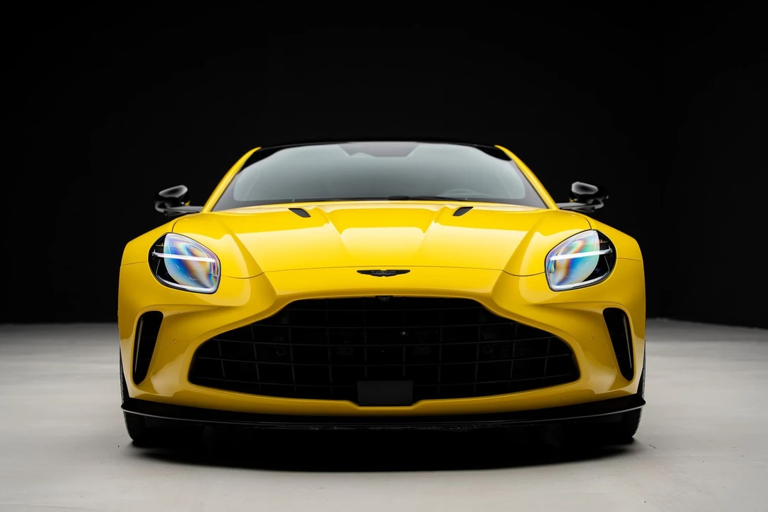 2025 Aston Martin V8 Vantage (2019+) - Image 8 of 31