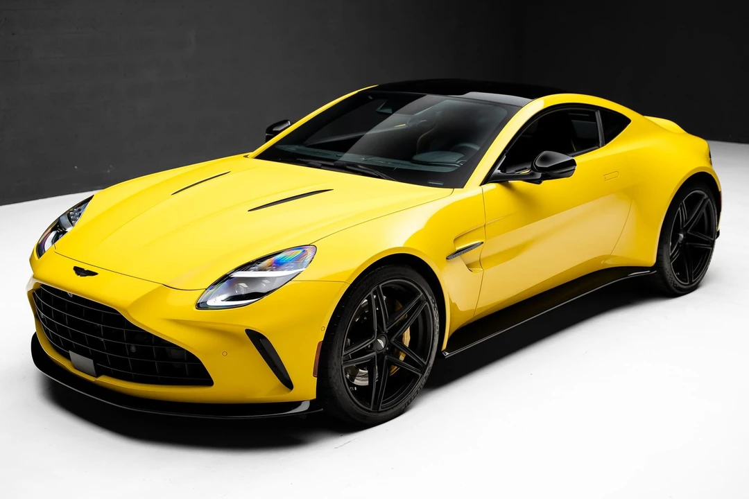 2025 Aston Martin V8 Vantage (2019+) - Image 5 of 31