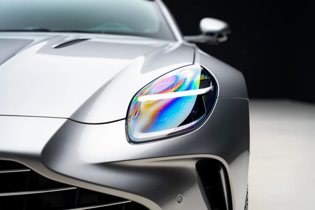 2025 Aston Martin Vantage - Image 10 of 31