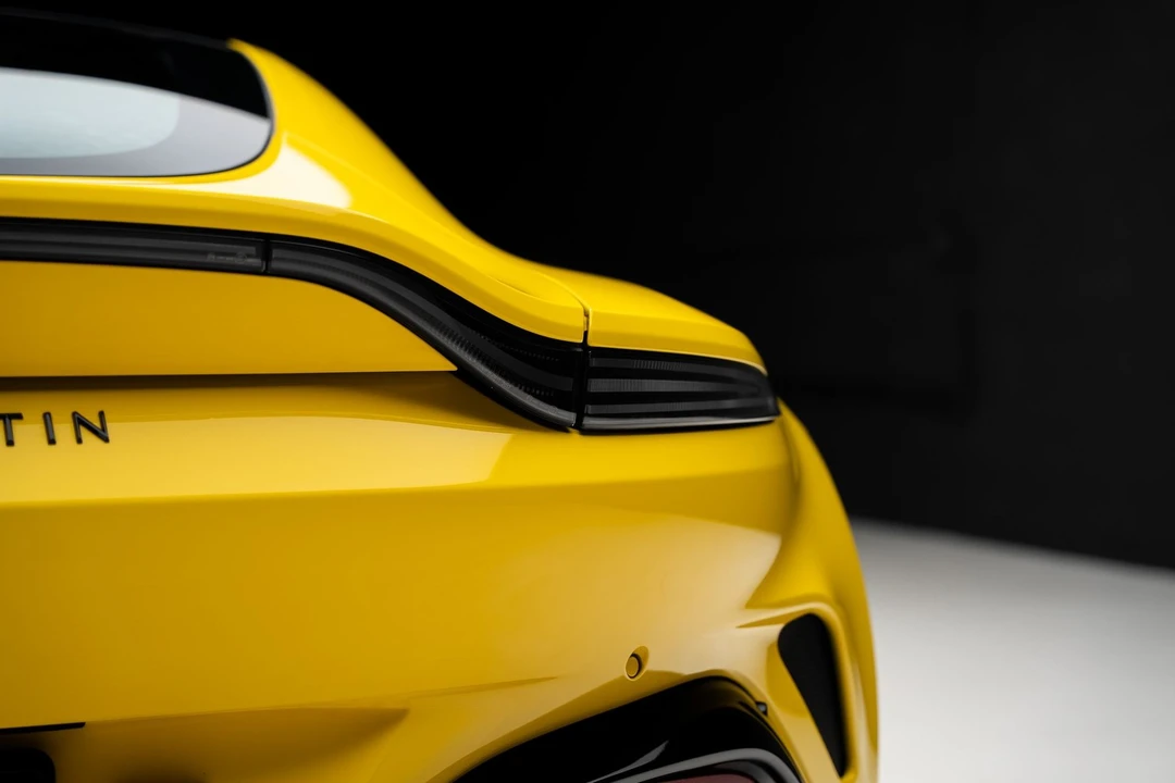 2025 Aston Martin V8 Vantage (2019+) - Image 29 of 31