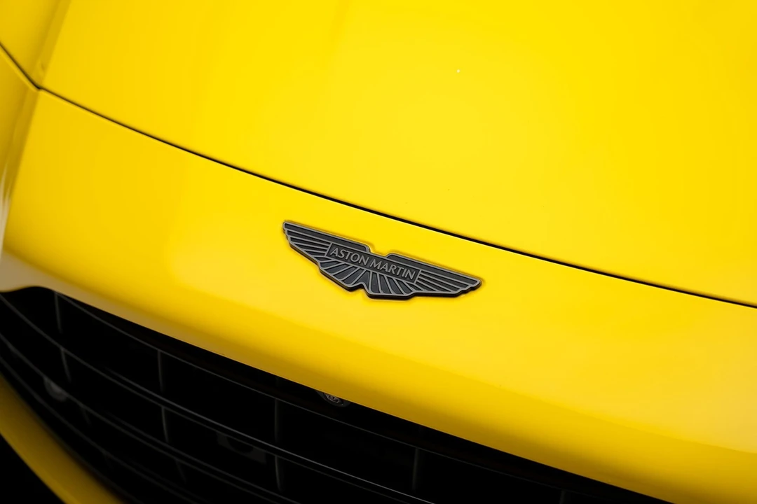 2025 Aston Martin V8 Vantage (2019+) - Image 13 of 31