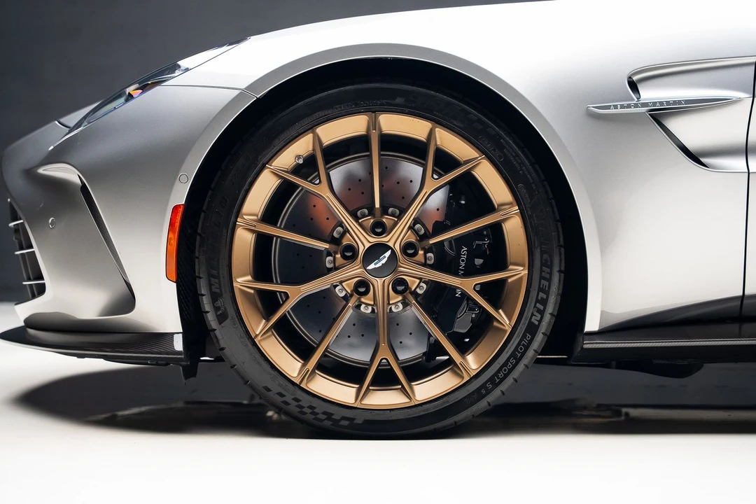 2025 Aston Martin Vantage - Image 20 of 31