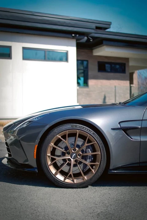 2025 Aston Martin V8 Vantage (2019+) - Image 7 of 15