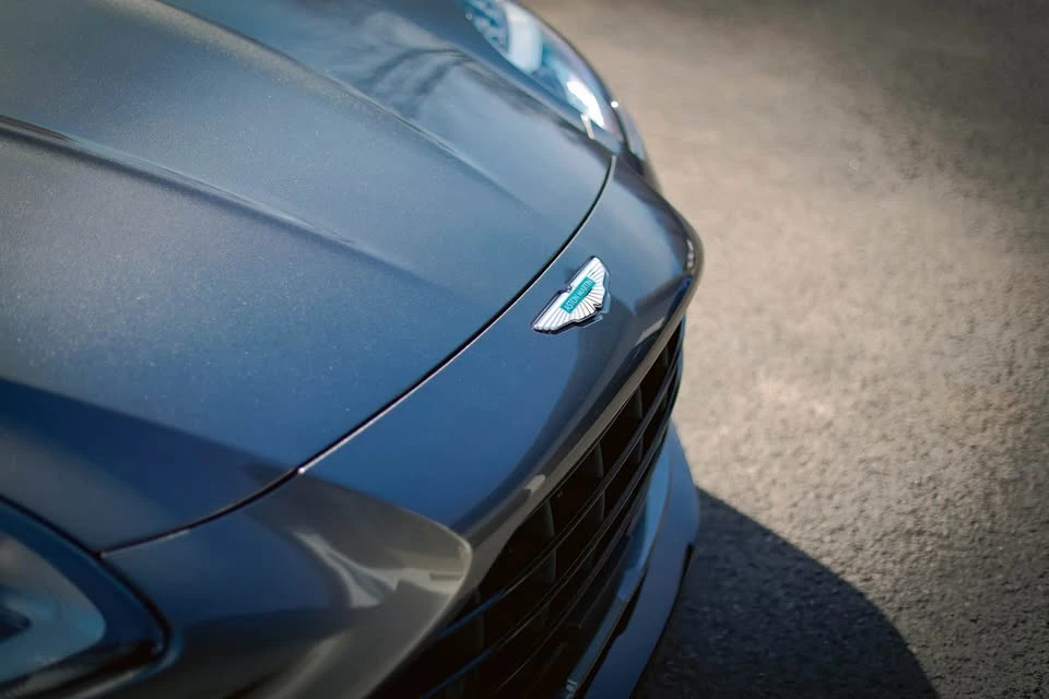 2025 Aston Martin V8 Vantage (2019+) - Image 9 of 15
