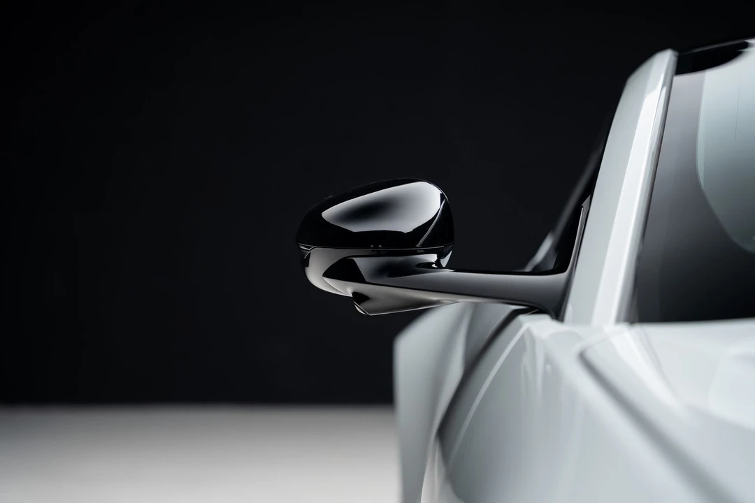 2025 Aston Martin V8 Vantage (2019+) - Image 14 of 31