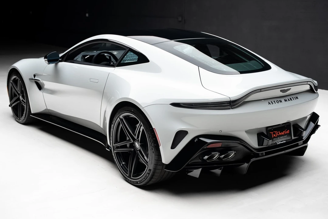 2025 Aston Martin V8 Vantage (2019+) - Image 24 of 31