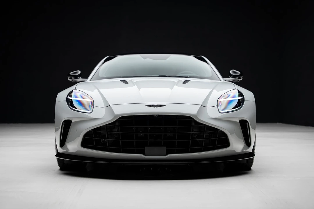2025 Aston Martin V8 Vantage (2019+) - Image 8 of 31