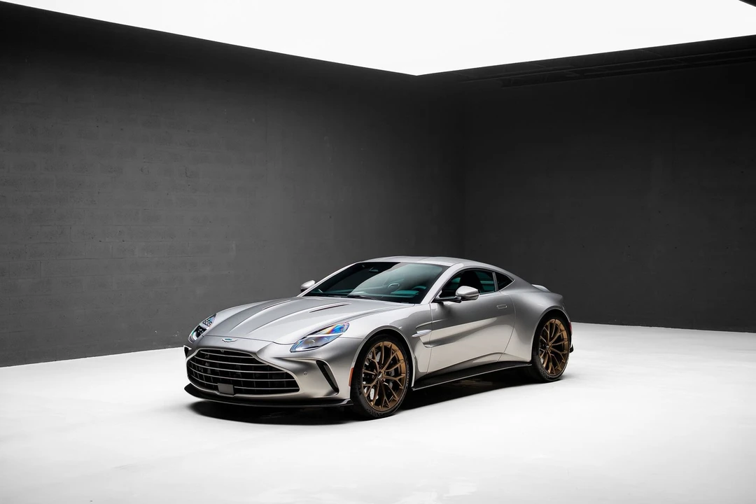 2025 Aston Martin Vantage - Image 4 of 31
