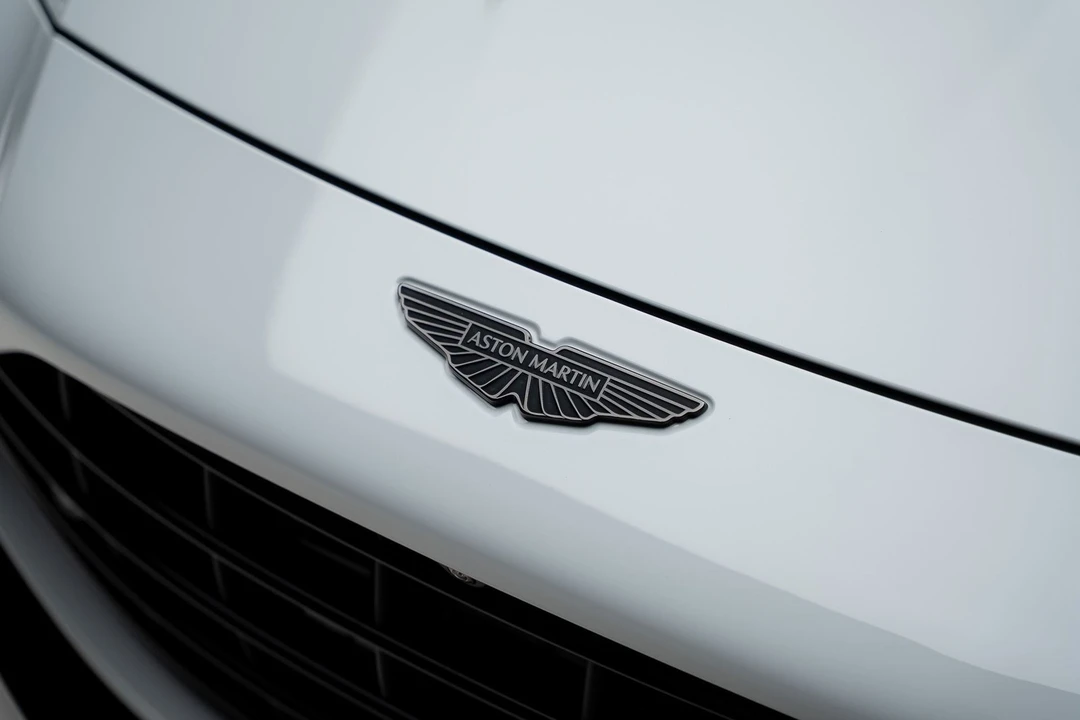 2025 Aston Martin V8 Vantage (2019+) - Image 13 of 31