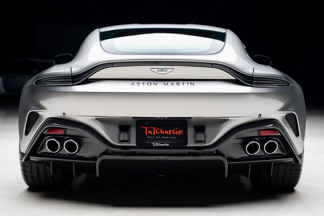 2025 Aston Martin Vantage - Image 29 of 31