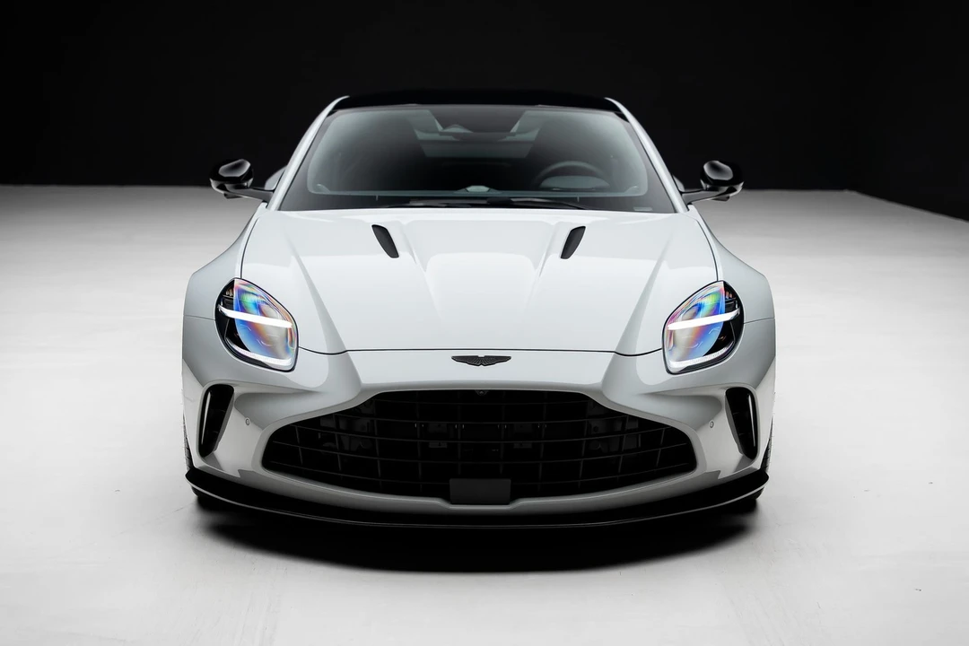 2025 Aston Martin V8 Vantage (2019+) - Image 6 of 31