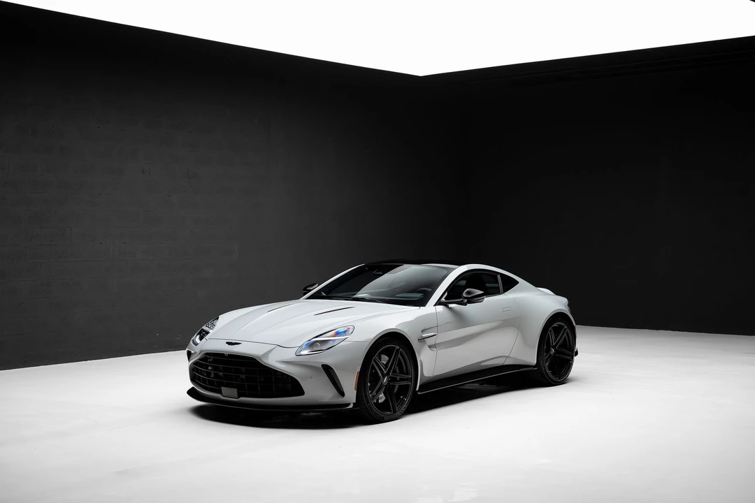2025 Aston Martin V8 Vantage (2019+) - Image 4 of 31