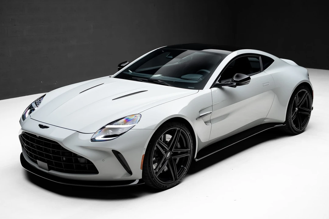 2025 Aston Martin V8 Vantage (2019+) - Image 5 of 31