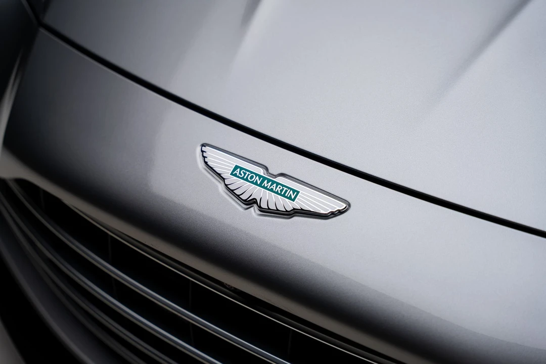 2025 Aston Martin Vantage - Image 13 of 31