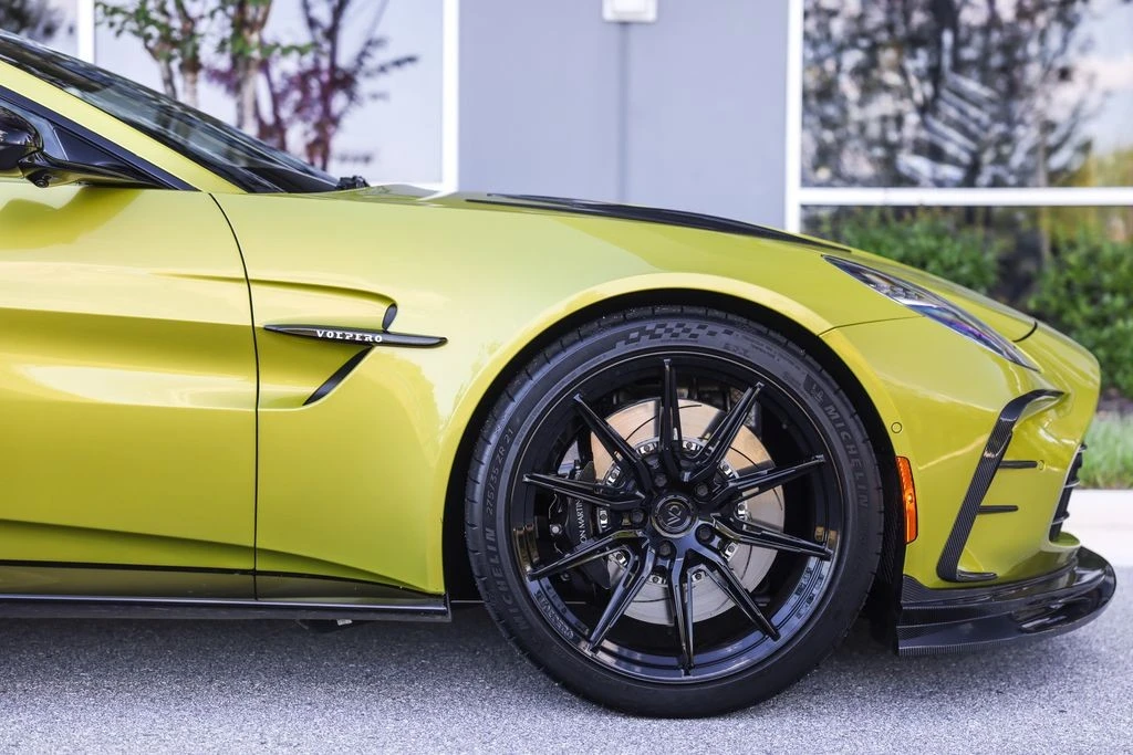 2025 Aston Martin - Image 21 of 31