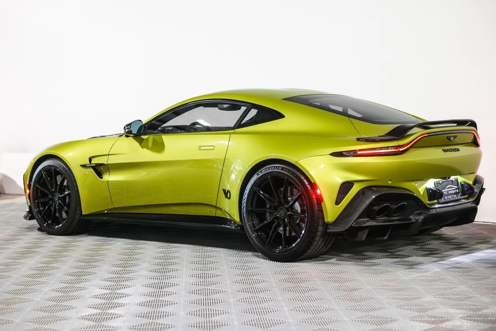 2025 Aston Martin V8 Vantage (2019+) - Image 15 of 31
