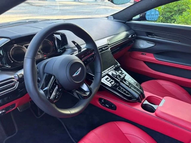 2025 Aston Martin V8 Vantage (2019+) - Image 11 of 16