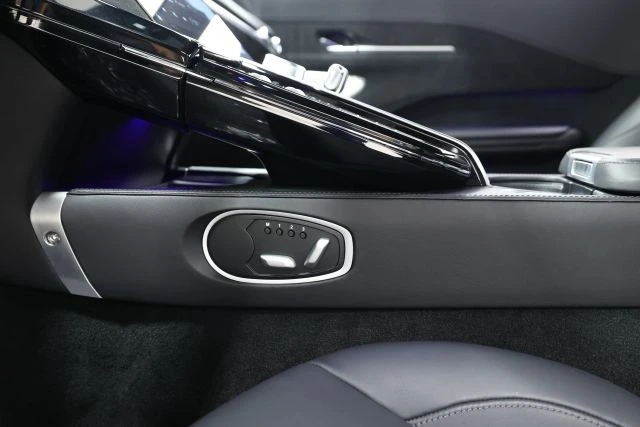 2025 Aston Martin V8 Vantage (2019+) - Image 24 of 31